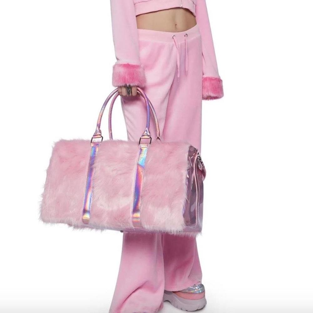 Shagadelic weekender Dollskill bag NEW pink fluffy iridescent - Picture 2 of 4